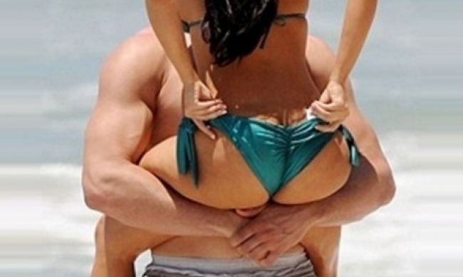 Quiz: Σε ποια sexy μελαχρινή έφυγε το μαγιό;