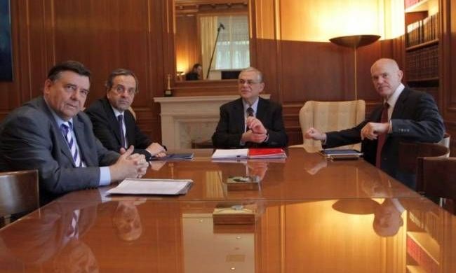 Ένα βήμα πριν την παραίτηση ο Παπαδήμος