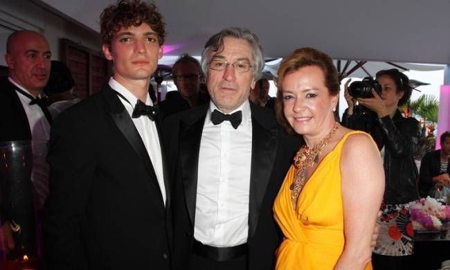 Exclusive: Η γυναίκα που «ντύνει» με κοσμήματα τους σταρ του κόσμου,μιλάει στο Tv πίνεις και το Gossip-tv