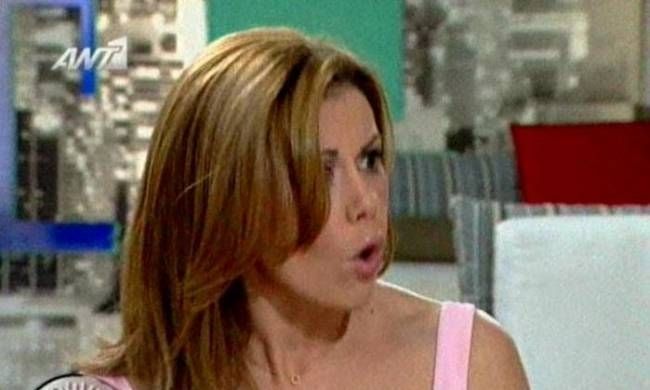 Η οργή της Ευγενίας Μανωλίδου για τις αποδοκιμασίες στους πολιτικούς και τον Νταλάρα