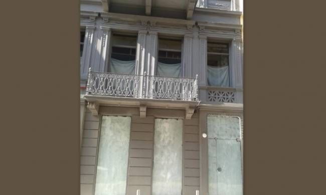 Εικόνες εγκατάλειψης για το κατάστημα του Λάκη Γαβαλά!