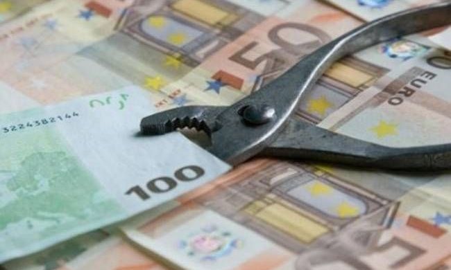 Δίνουν τα όρια ηλικίας, γίνονται νέες μειώσεις