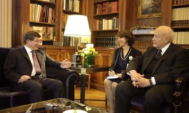 H σπόντα του Νταβούτογλου στον Παπούλια