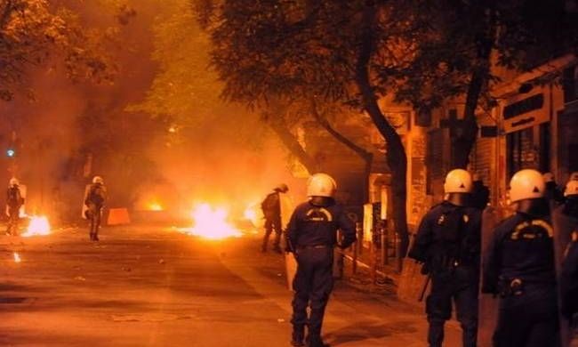 Tα επεισόδια στα Εξάρχεια από ελικόπτερο της αστυνομίας