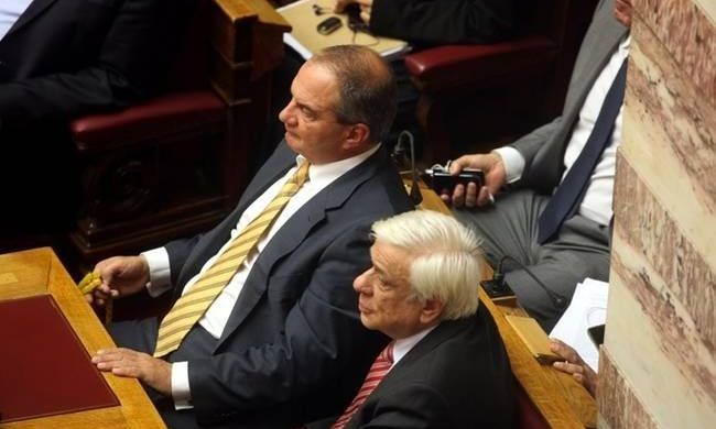 Η συγκίνηση Καραμανλή και Παυλόπουλου