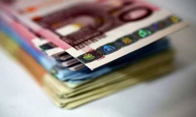 Τα 7 επιδόματα που θα αυξηθούν μετά την αύξηση του κατώτατου μισθού