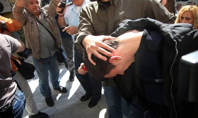 Τα βασανιστήρια της Άννυ στα χέρια του πατέρα της