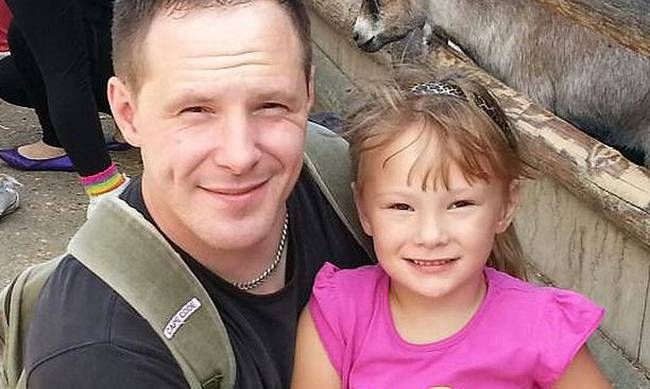 Αποκαλύψεις για τον 31χρονο που έδειρε μέχρι θανάτου την 4χρονη κορούλα του