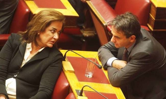 Άγριος καυγάς Κυριάκου-Ντόρας μπροστά στον Κωνσταντίνο Μητσοτάκη–Στο νοσοκομείο ο επίτιμος