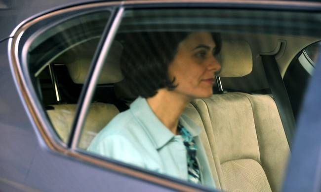 Απαίτηση - ΣΟΚ των δανειστών: Πετάξτε τους Έλληνες από τα σπίτια τους!