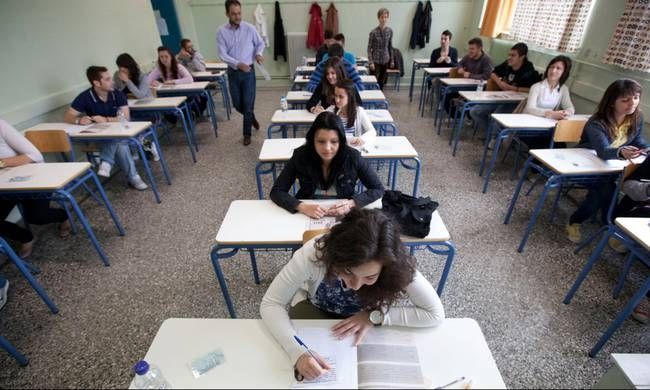 Πανελλήνιες 2016: Δείτε στο Newsbomb.gr τις απαντήσεις σε Φυσική και Ιστορία
