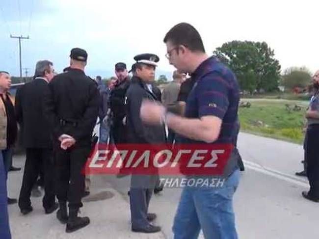 Η στιγμή της επίθεσης στον Αντώνη Σαμαρά στις Σέρρες (vid)