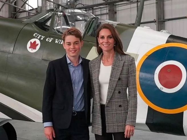 Πρίγκιπας George: Έφτασε σε ύψος τη μητέρα του Kate Middleton, σε σπάνια κοινή εμφάνιση