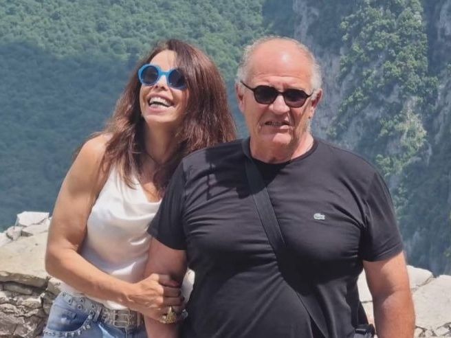 «Ήταν ο βράχος μου»: Η Βούλα Πατουλίδου θρηνεί την απώλεια του συζύγου της  Δημήτρη Ζαρζαβατσίδη