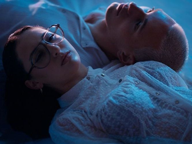 Κlavdia: Το ατμοσφαιρικό βίντεο για το νέο της single, «Όνειρο Βαθύ» μόλις κυκλοφόρησε