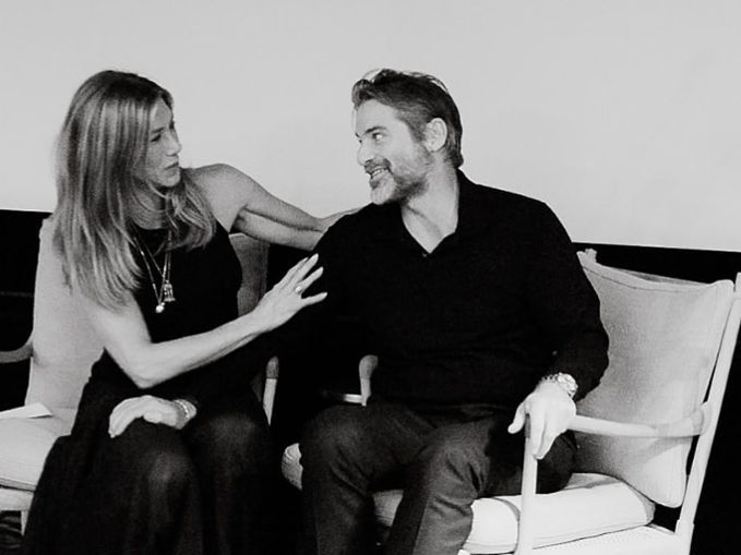 Jim Curtis: Ο σύντροφος της Jennifer Aniston δίνει συμβουλές για την αγάπη και κρατάμε σημειώσεις