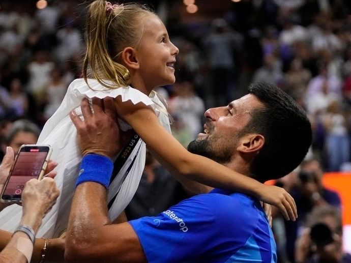 Ο Djokovic πέρα από σπουδαίος αθλητής, είναι και ο πιο «Bangaranga» μπαμπάς: Ο χορός με την κόρη του