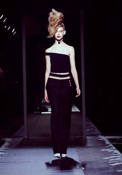 Versus Versace x J.W. Anderson: Η επέλαση των 90's