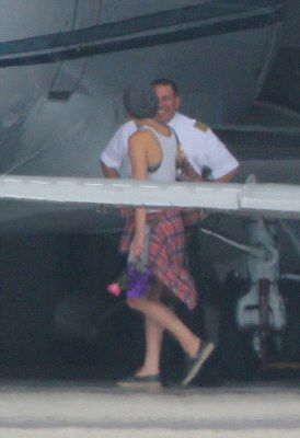 Είναι επίσημο: O φωτογραφικός φακός τσάκωσε το απόλυτο νέο ζευγάρι για πρώτη φορά μαζί