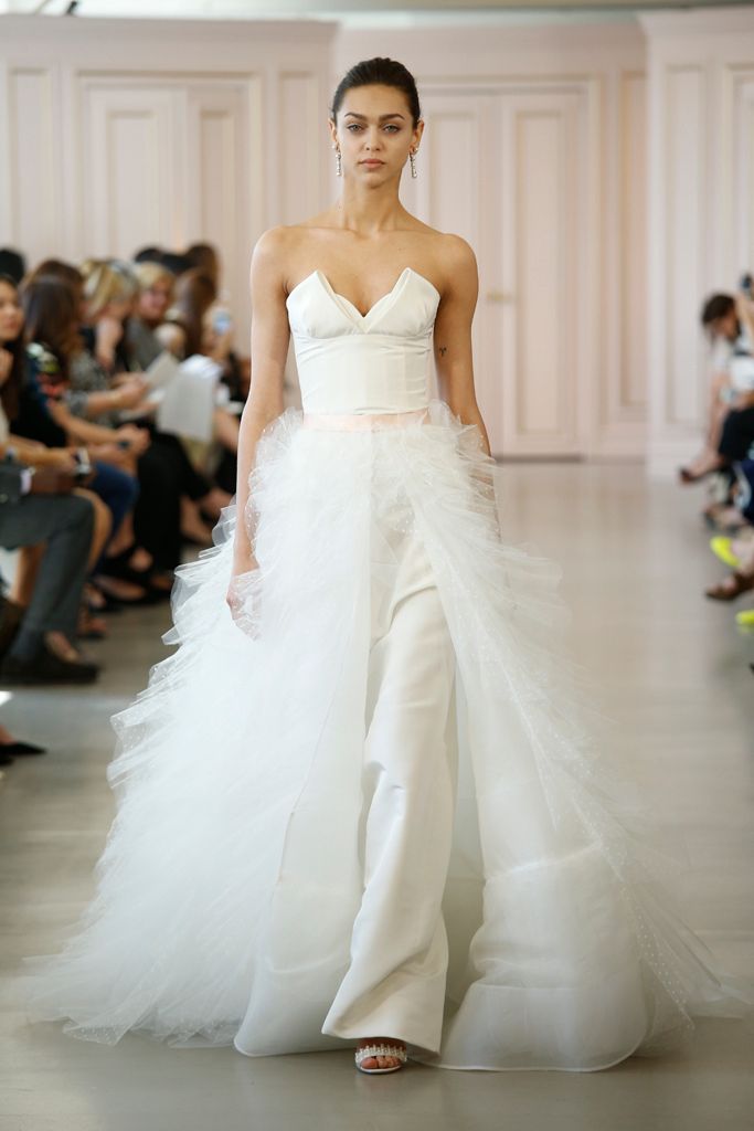 Είπες το ναι; Η νέα bridal συλλογή Oscar de la Renta είναι ό,τι πιο elegant έχουμε δει