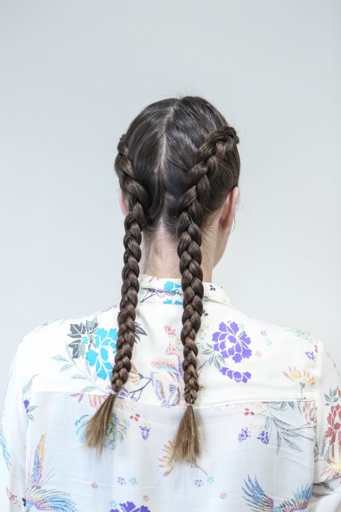 Αν βαρέθηκες τις κλασικές boxer braids, σου δείχνουμε πώς να τις αναβαθμίσεις!