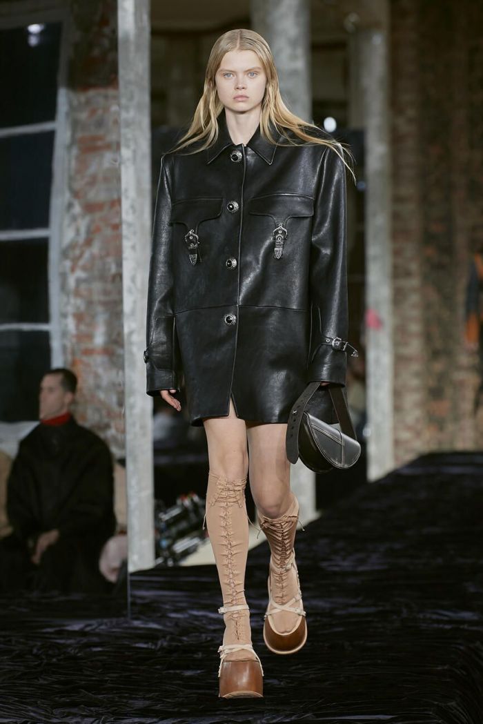 Oversized δερμάτινο μπλέιζερ