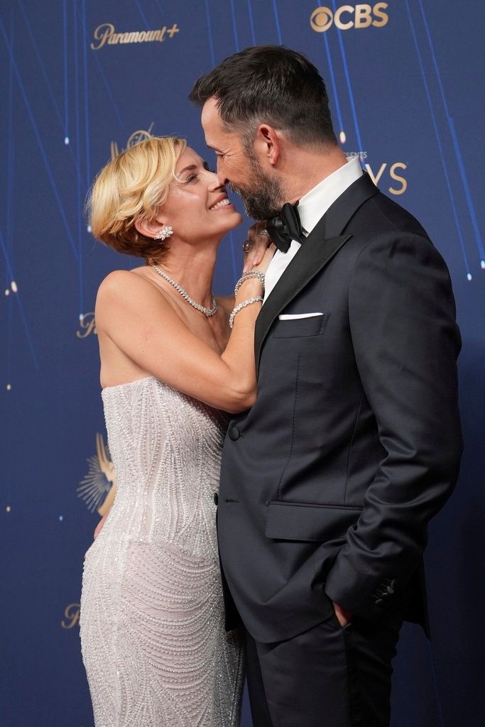 Sara Wells,Noah Wyle