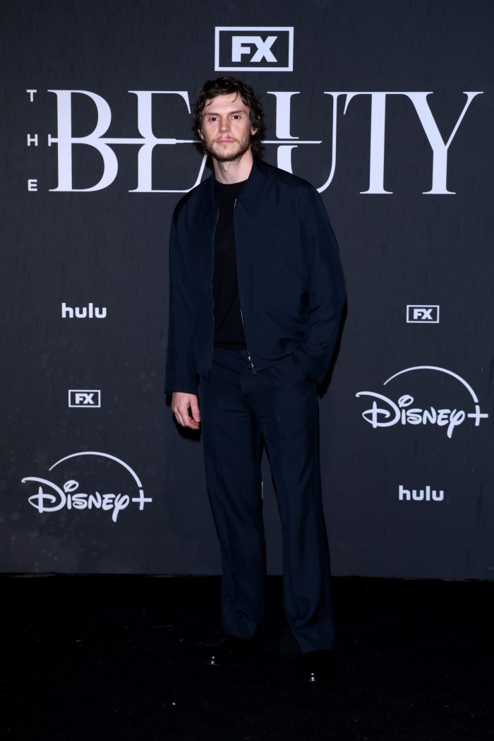 "The Beauty" - Premiere