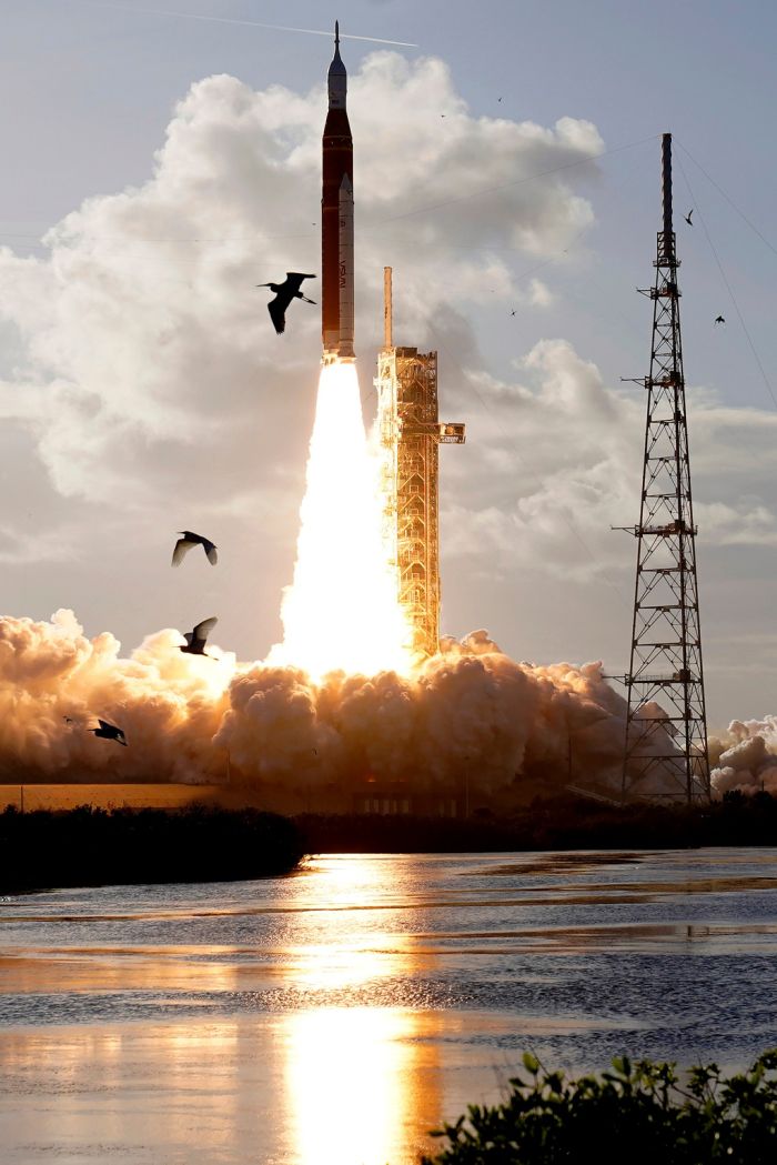 NASA Artemis Moonshot