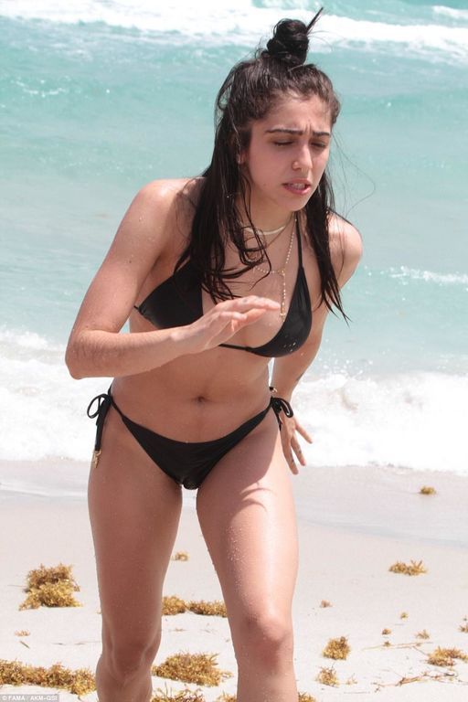 Η νεαρή star μόλις έκανε την πρώτη της εμφάνιση με το νέο της αγόρι