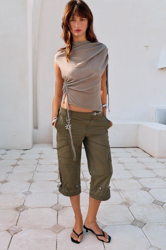H&M and Mia Regan co-design the perfect wardrobe for summer vaca