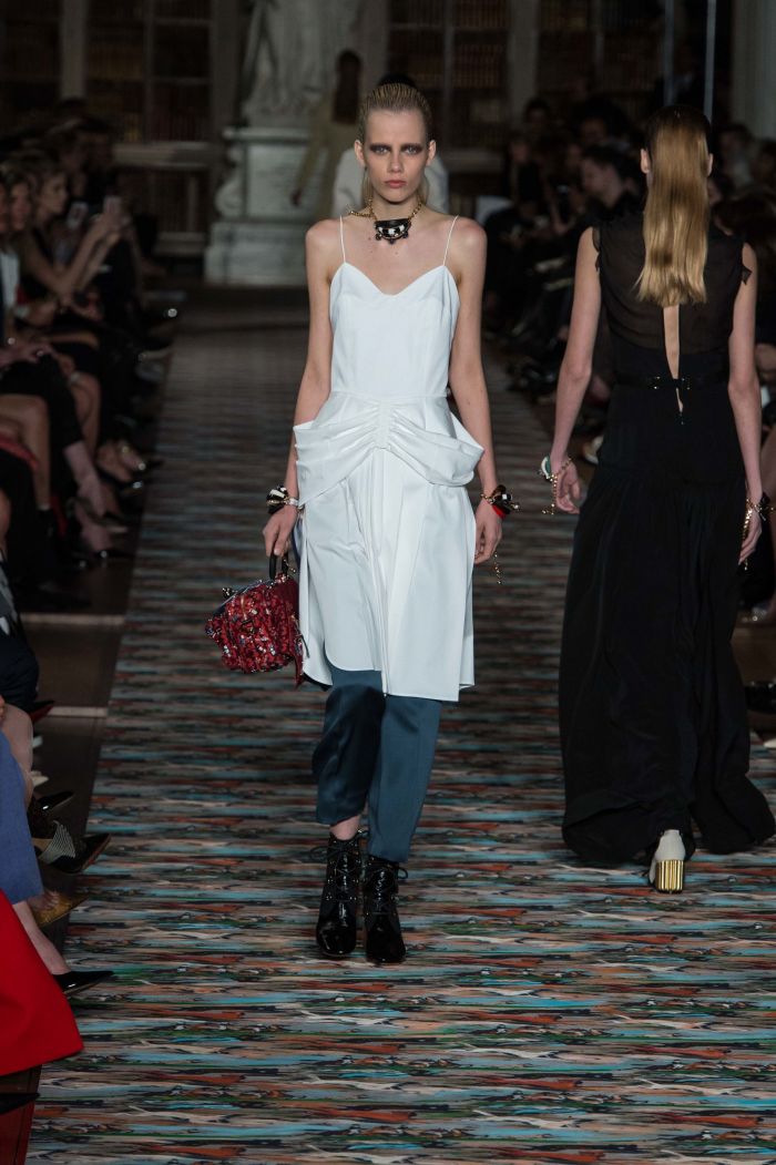 Επίδειξη μόδας σε παλάτι! Το υπέροχο show του οίκου Dior και οι λαμπεροί καλεσμένοι