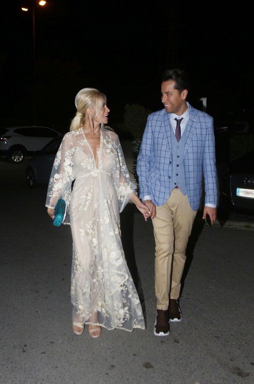 H Κατερίνα Καινούργιου φοράει το χρώμα του καλοκαιριού με τον πιο στυλάτο τρόπο