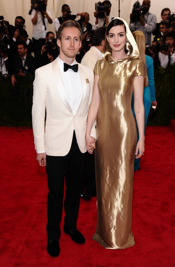 Anne Hathaway, Adam Shulman