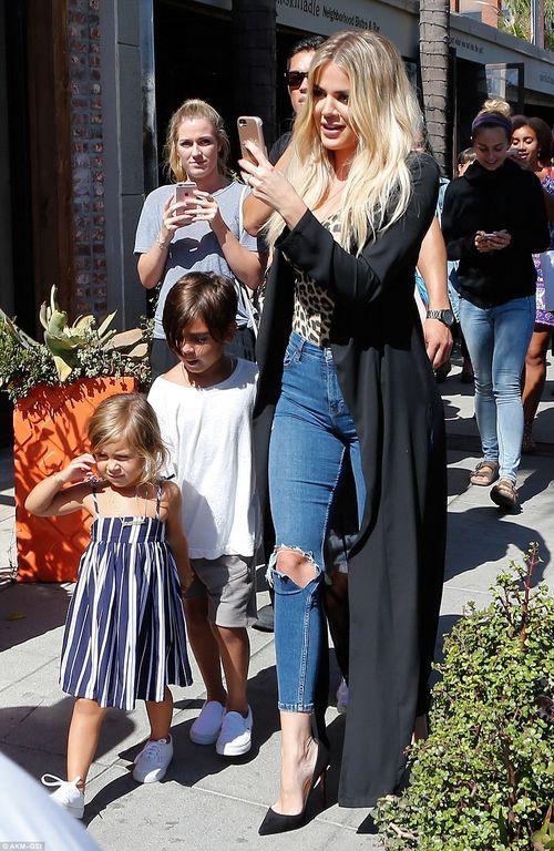 Cuteness Alert: Δες τον Saint West στην πρώτη του επίσημη εμφάνιση