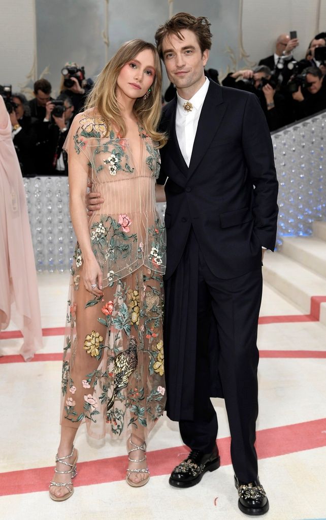 Robert Pattinson,Suki Waterhouse