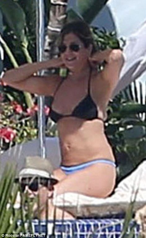 Συγκλονιστική: Η 52χρονη star μετά την επανασύνδεση είναι πιο σέξι και fit από ποτέ