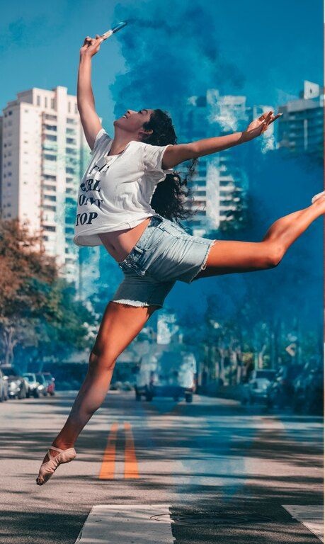 Βρήκαμε ποιοι κρύβονται πίσω από τους viral χορούς του Tik- Tok