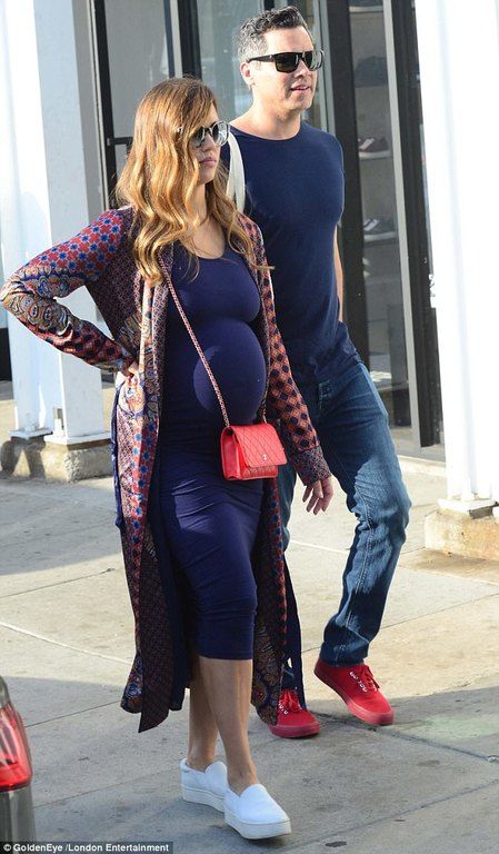 Λίγο πριν γεννήσει, η Jessica Alba, κάνει μία από τις πιο sexy εμφανίσεις της