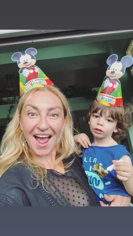 It’s party time: Τα δίδυμα Ρέβη –Τότσικα είχαν γενέθλια και αυτή είναι η πιο όμορφη φωτογραφία τους