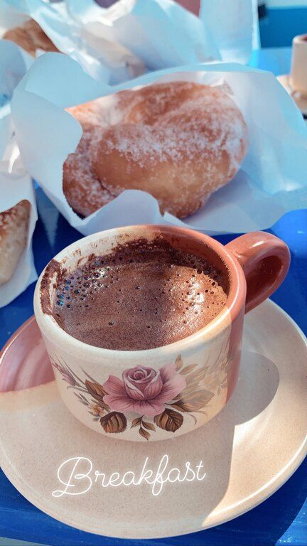 Αρχικά η Ηλιάνα μας έδειξε το πρωινό της στο νησί. 