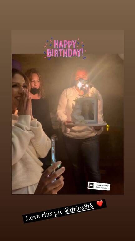 Εκεί η Jennifer εμφανίστηκε να φιλάει τον Affleck και να επιβεβαιώνει τις φήμες.