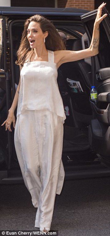 Η Angelina Jolie σε μία εμφάνιση που έχεις να δεις χρόνια