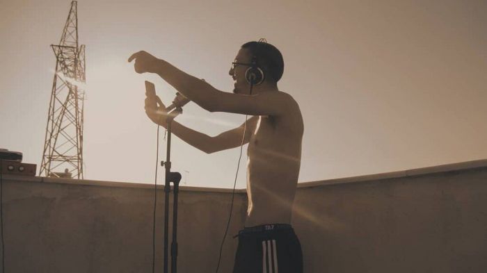 Bloody Hawk: Το νέο του τραγούδι θα σε βάλει σε σκέψεις