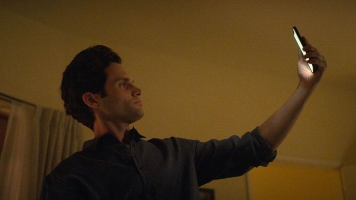 I’m not an option I'm the chosen one- Joe Goldberg
Δεν είμαι επιλογή. Είμαι ο εκλεκτός.