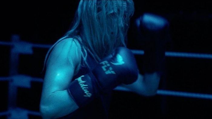 Ellie Goulding: Έτσι θα γυμνάσεις το σώμα σου για να καις παραπάνω θερμίδες