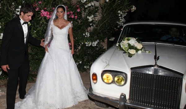 Ο ρομαντικός και "παραμυθένιος" γάμος της Σταματίνας και του Θέμη