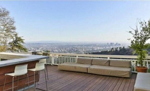 Το νέο, εργένικο σπίτι του Russell Brand