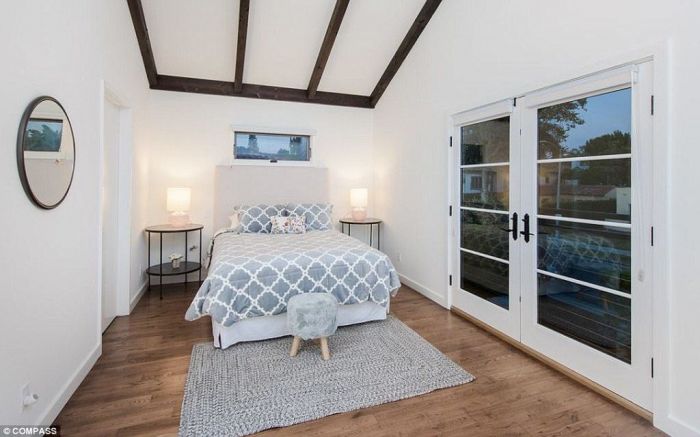 Δεν φαντάζεσαι πόσα χρήματα έβγαλε η Rihanna από την πώληση του σπιτιού της