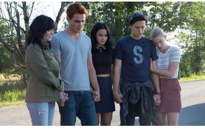 Η Shannen έφτασε στο σημείο να ζητήσει την άδεια των οικείων του Perry για το αν μπορεί να συμμετέχει στη σειρά Riverdale. 